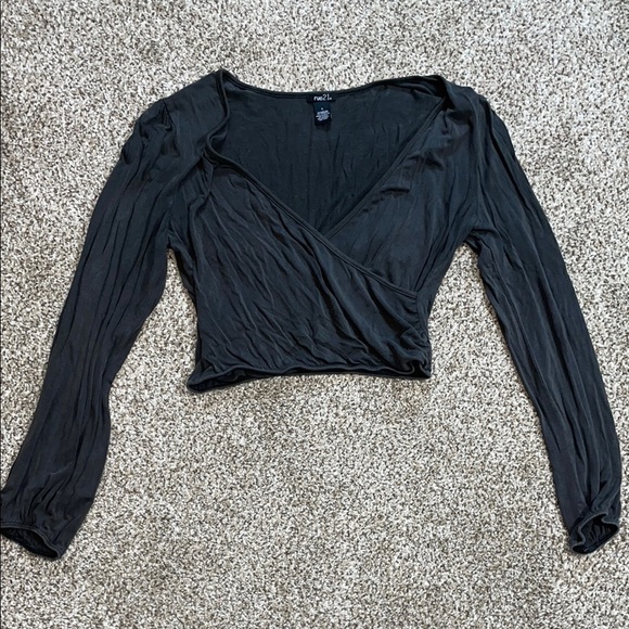 ❤️Forever 21 Black Fitted Wrap Blouse - Picture 1 of 2